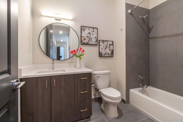 4130 TRUMBULL Street 2, Detroit, MI 48208