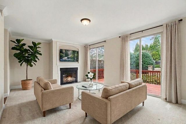 2707 Hallwood Lane, Suwanee, GA 30024