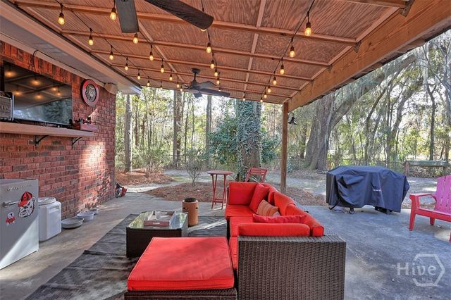 346 Sayle Lane, Richmond Hill, GA 31324