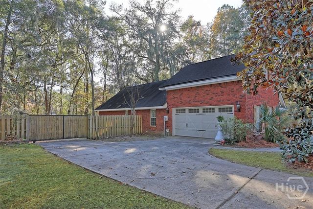 346 Sayle Lane, Richmond Hill, GA 31324