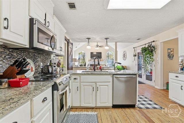 346 Sayle Lane, Richmond Hill, GA 31324