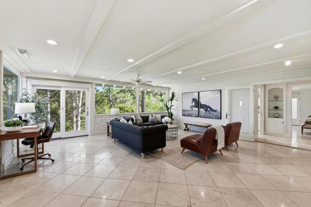 19601 Canon Drive, Los Gatos, CA 95030