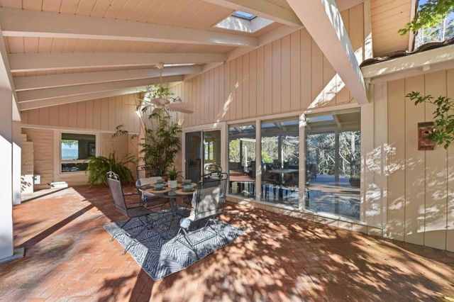 19601 Canon Drive, Los Gatos, CA 95030
