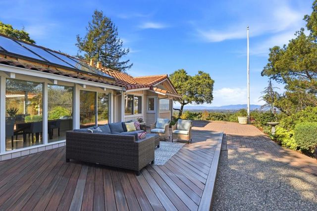 19601 Canon Drive, Los Gatos, CA 95030