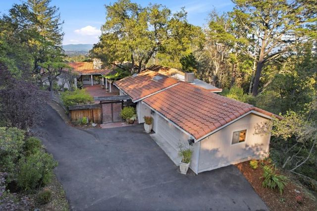 19601 Canon Drive, Los Gatos, CA 95030