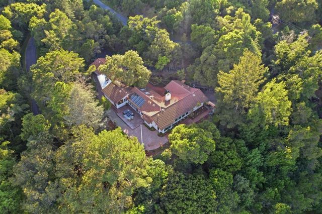 19601 Canon Drive, Los Gatos, CA 95030