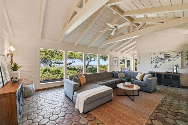 19601 Canon Drive, Los Gatos, CA 95030