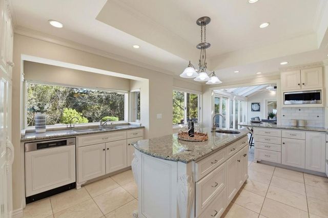 19601 Canon Drive, Los Gatos, CA 95030