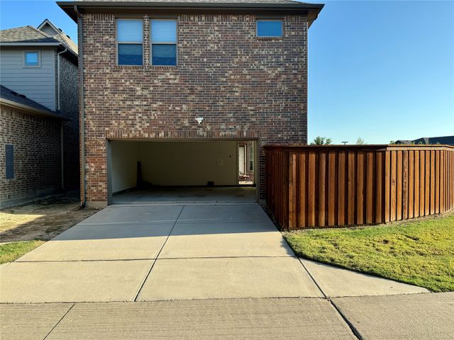 1066 Fullerton Drive, Allen, TX 75013