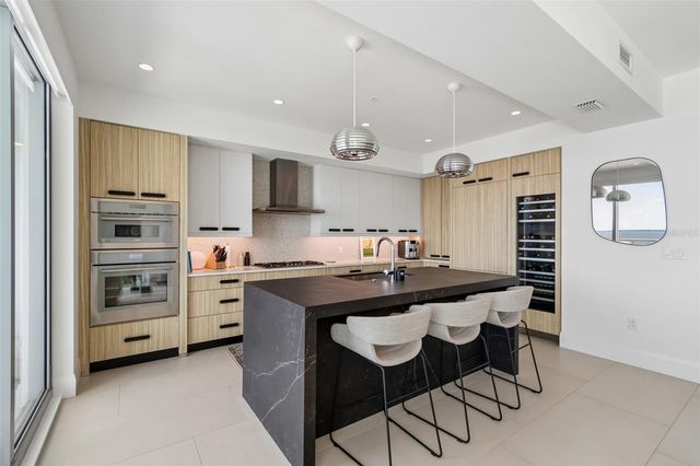 2910 W BARCELONA STREET 902, Tampa, FL 33629