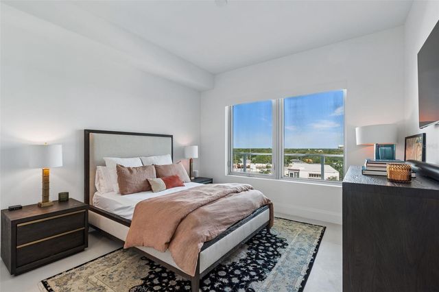 2910 W BARCELONA STREET 902, Tampa, FL 33629