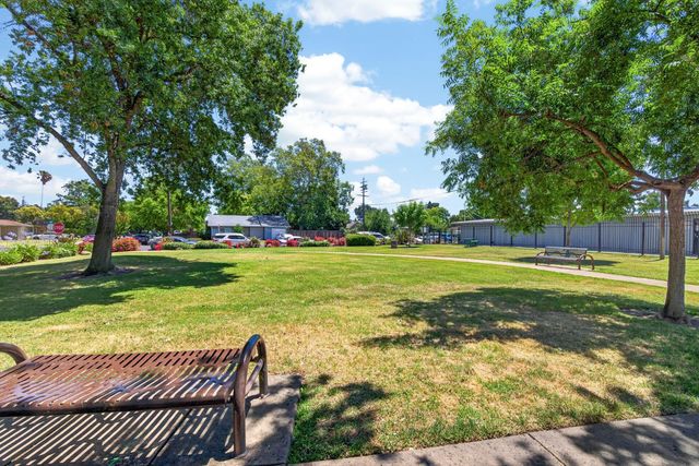 1931 Calhoun Way, Stockton, CA 95207