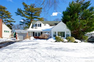 27 Avalon Road, Garden City, NY 11530