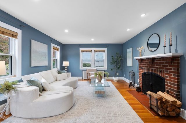 22 Ash St, Melrose, MA 02176