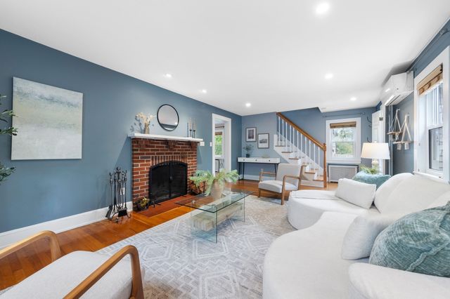 22 Ash St, Melrose, MA 02176