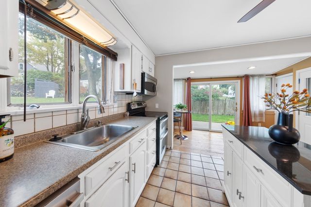 22 Ash St, Melrose, MA 02176