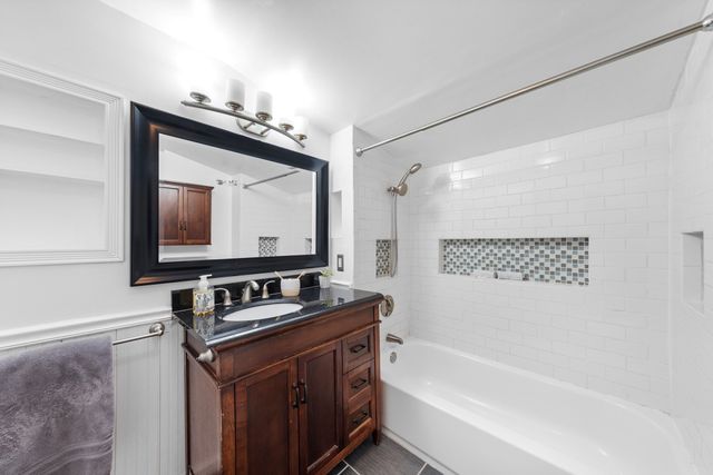 22 Ash St, Melrose, MA 02176