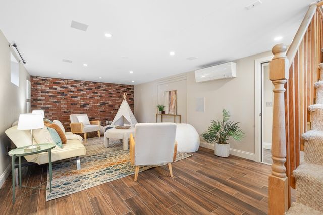 22 Ash St, Melrose, MA 02176