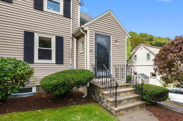 22 Ash St, Melrose, MA 02176