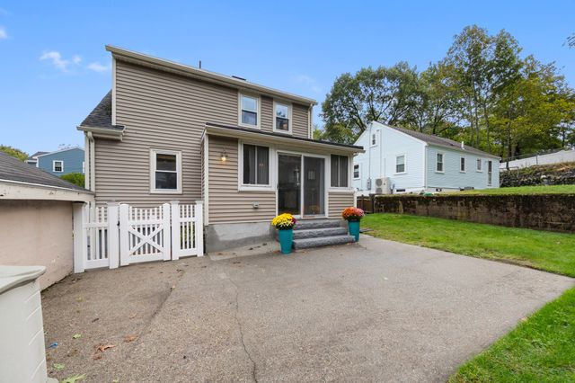 22 Ash St, Melrose, MA 02176
