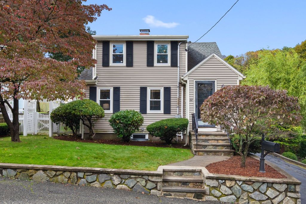 22 Ash St, Melrose, MA 02176