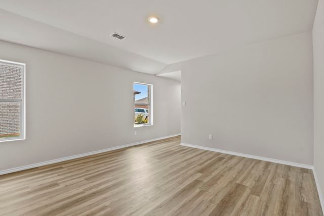 504 Marsh Street, Cleburne, TX 76033