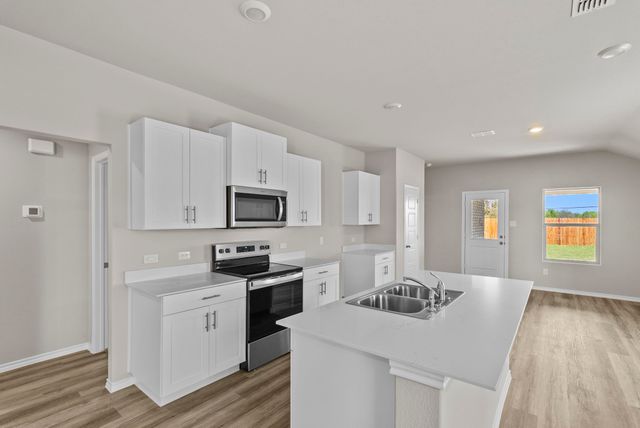 504 Marsh Street, Cleburne, TX 76033