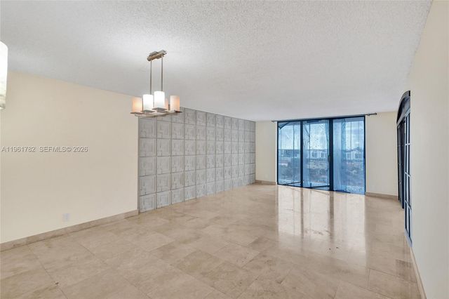 18151 NE 31st Ct PH-208, Aventura, FL 33160