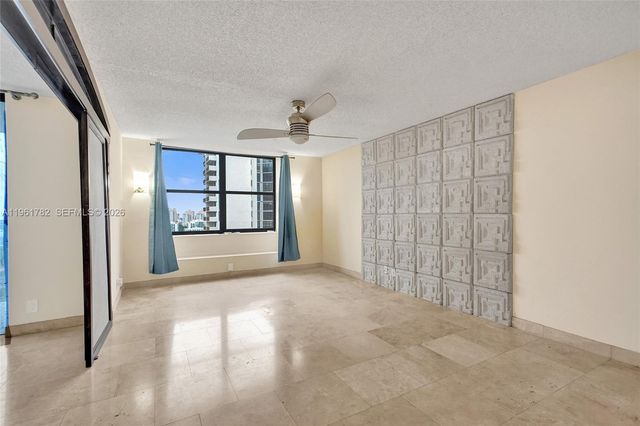 18151 NE 31st Ct PH-208, Aventura, FL 33160