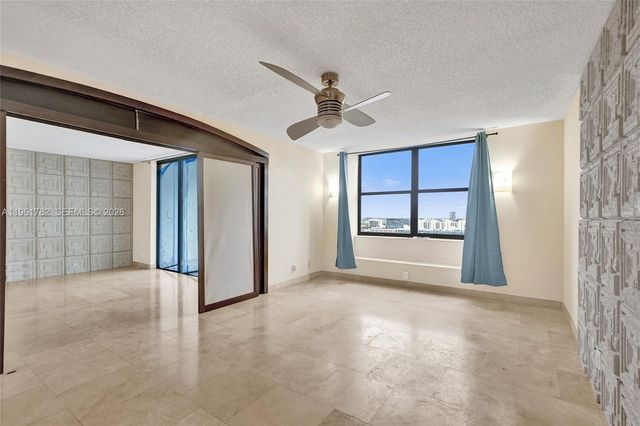 18151 NE 31st Ct PH-208, Aventura, FL 33160