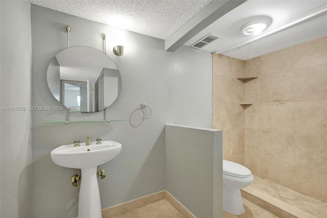 18151 NE 31st Ct PH-208, Aventura, FL 33160