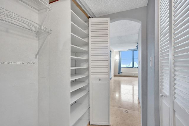 18151 NE 31st Ct PH-208, Aventura, FL 33160