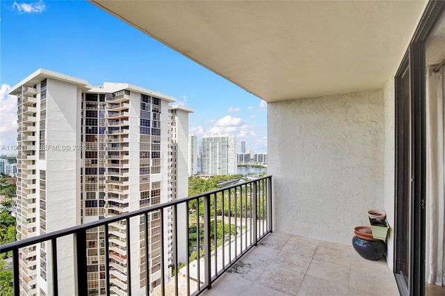 18151 NE 31st Ct PH-208, Aventura, FL 33160