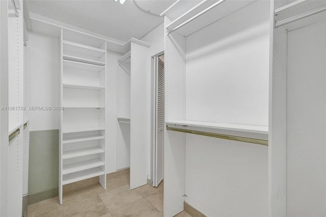 18151 NE 31st Ct PH-208, Aventura, FL 33160