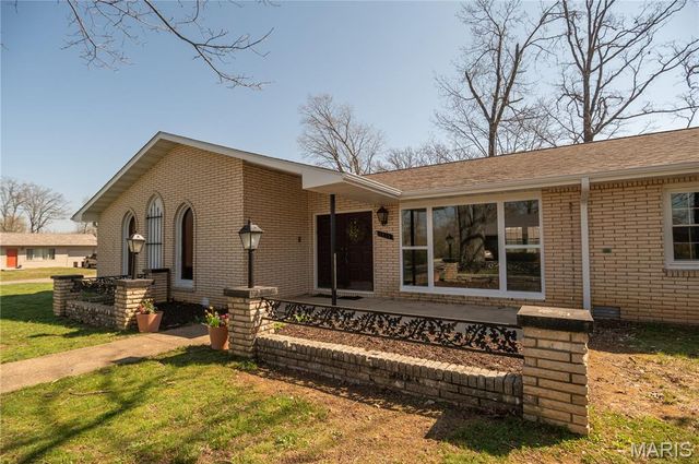 1915 Old Orchard Road, Poplar Bluff, MO 63901
