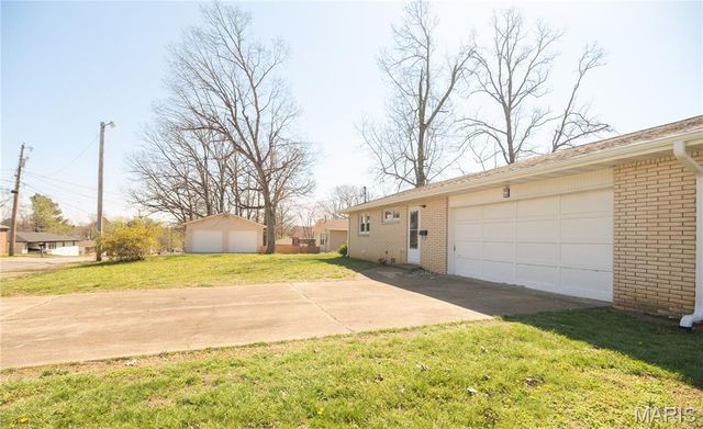 1915 Old Orchard Road, Poplar Bluff, MO 63901
