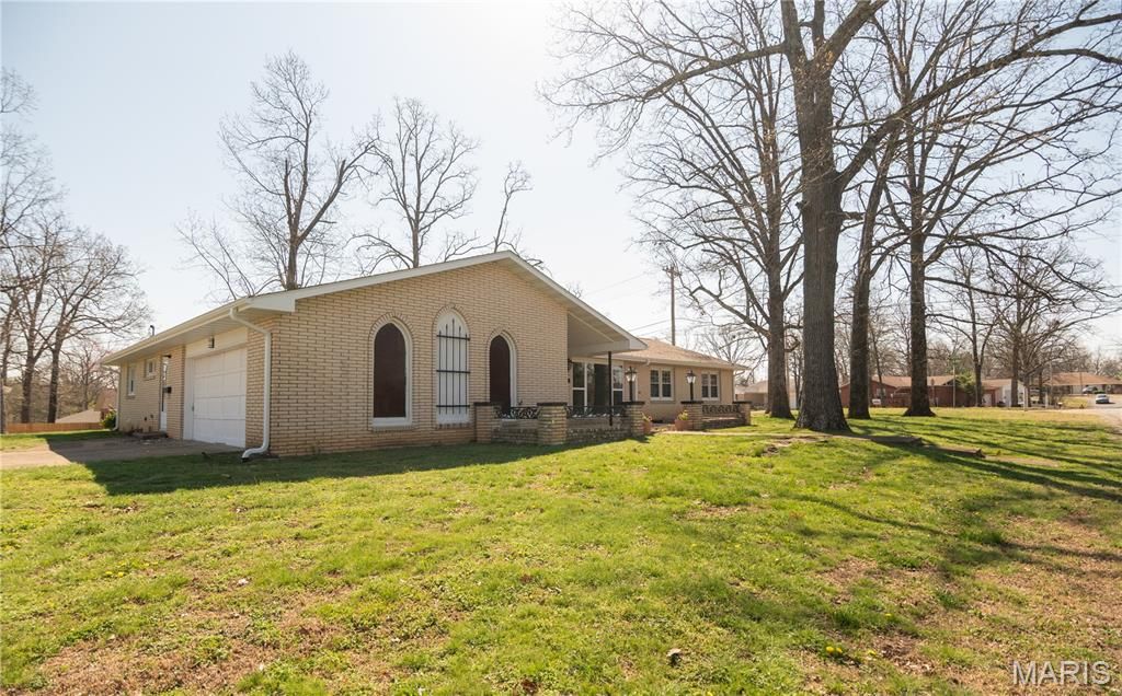 1915 Old Orchard Road, Poplar Bluff, MO 63901