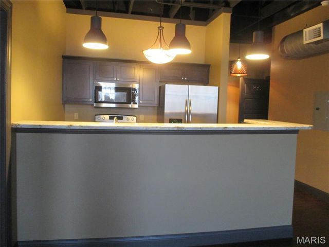 100 E Main Street, Collinsville, IL 62234