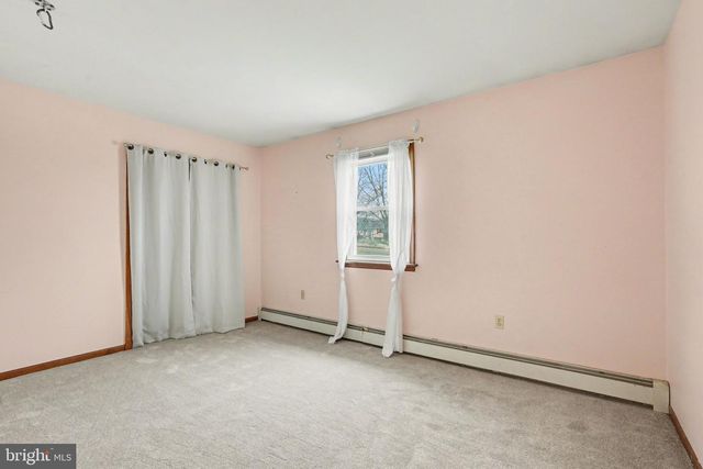 711 W SIDDONSBURG RD, Dillsburg, PA 17019