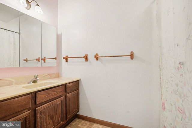 711 W SIDDONSBURG RD, Dillsburg, PA 17019