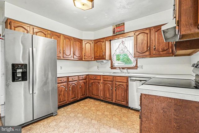 711 W SIDDONSBURG RD, Dillsburg, PA 17019