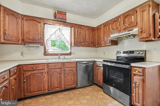 711 W SIDDONSBURG RD, Dillsburg, PA 17019