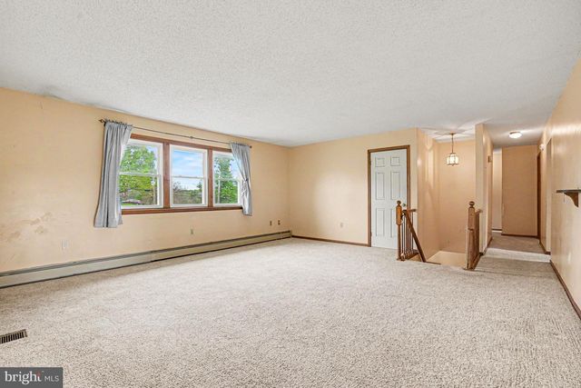 711 W SIDDONSBURG RD, Dillsburg, PA 17019