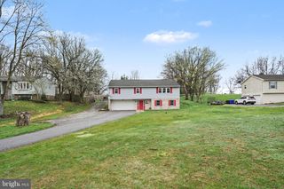 711 W SIDDONSBURG RD, Dillsburg, PA 17019