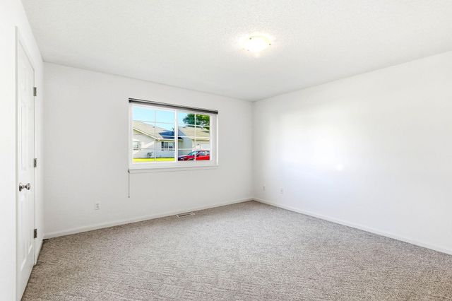 11021 57th Street NE, Albertville, MN 55301