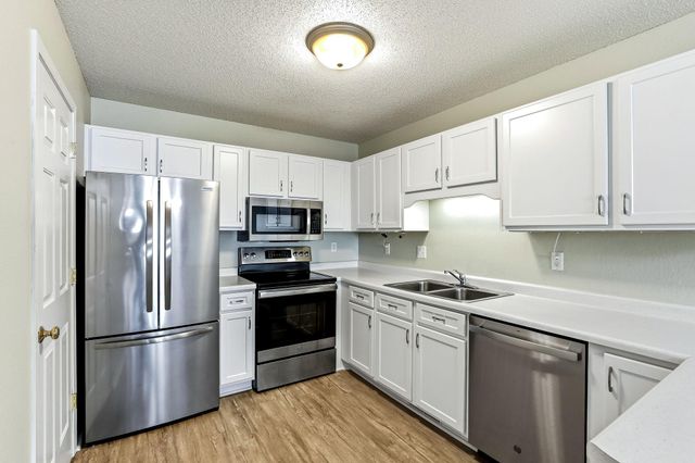 11021 57th Street NE, Albertville, MN 55301
