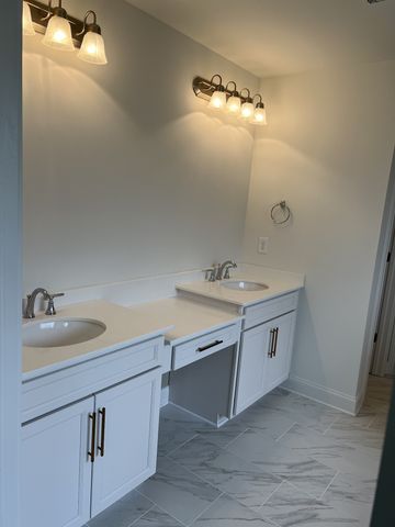 1305 Proprietors Pl, Murfreesboro, TN 37128