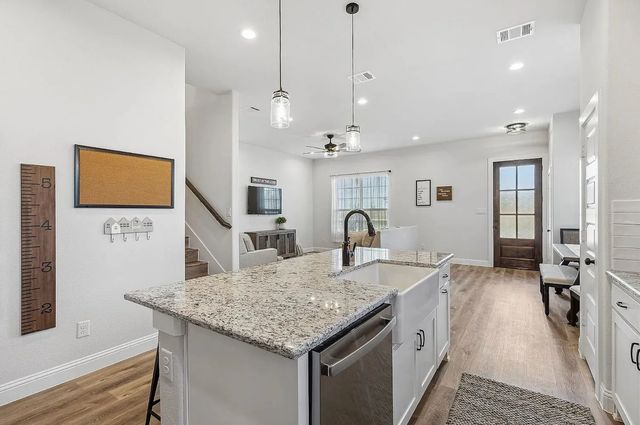 4003 Avion Drive, Sanger, TX 76266