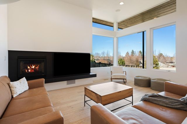 20640 Cougar Peak Drive, Bend, OR 97702