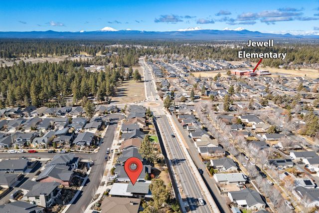 20640 Cougar Peak Drive, Bend, OR 97702